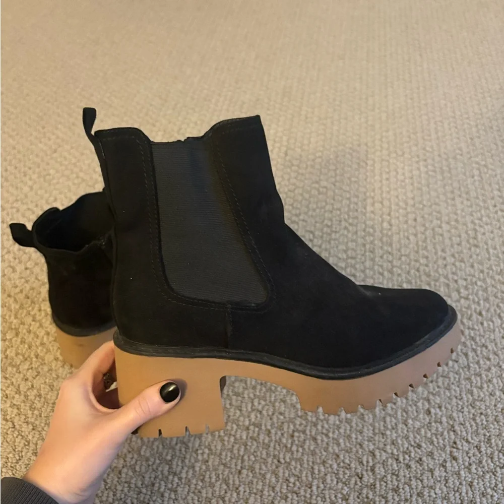 Universal Thread boot - Picture 1 of 4